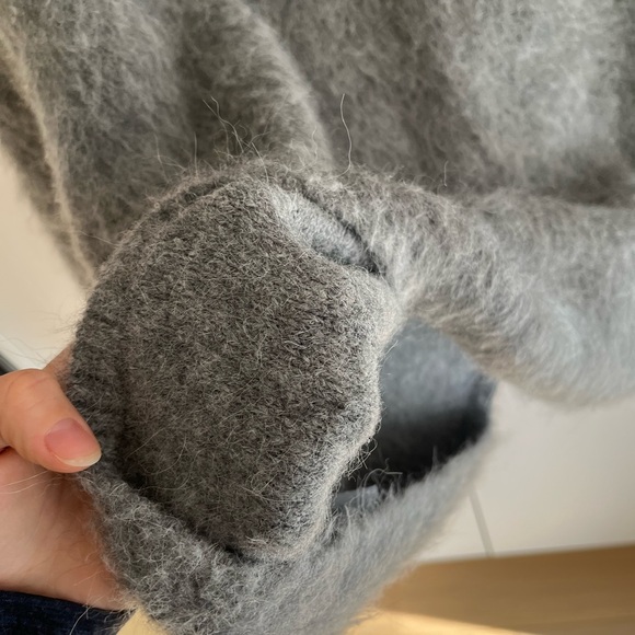 Toteme Gray Alpaca Boxy Wool Sweater Medium M RARE Soft Luxury - Picture 9 of 12